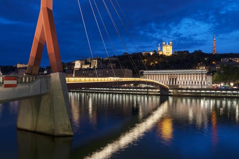 famous-view-of-lyon-by-night